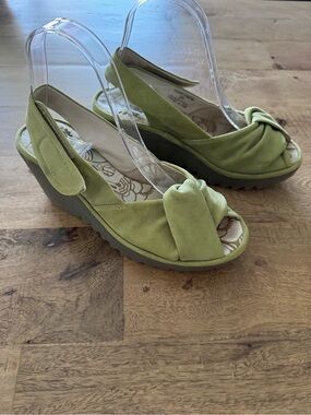 FLY London Yakin Leather Slingback Wedge Comfort Wedge Sandals chartreuse sz 7.5